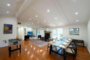 Hidden Gem in Woodland Hills- yard 3bd Office